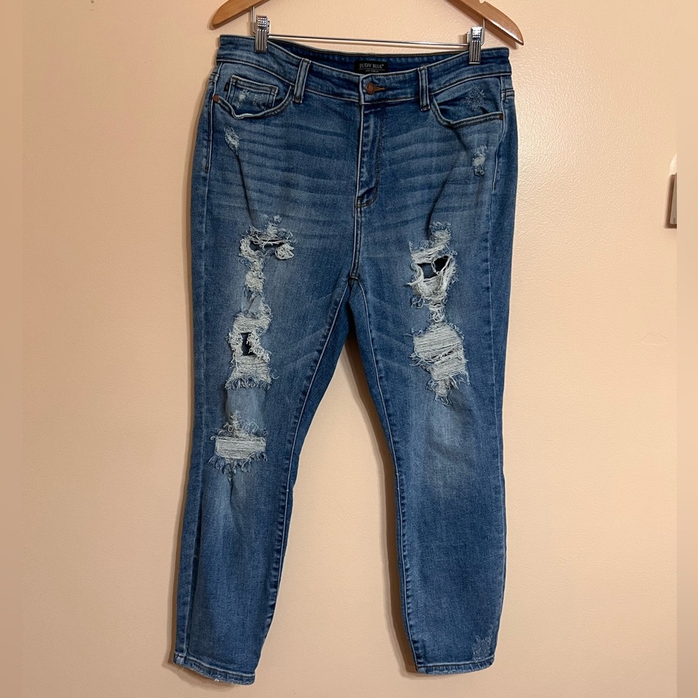 Judy Blue Los Angeles Boyfriend Fit Jeans Destroyed Style JB82170LT